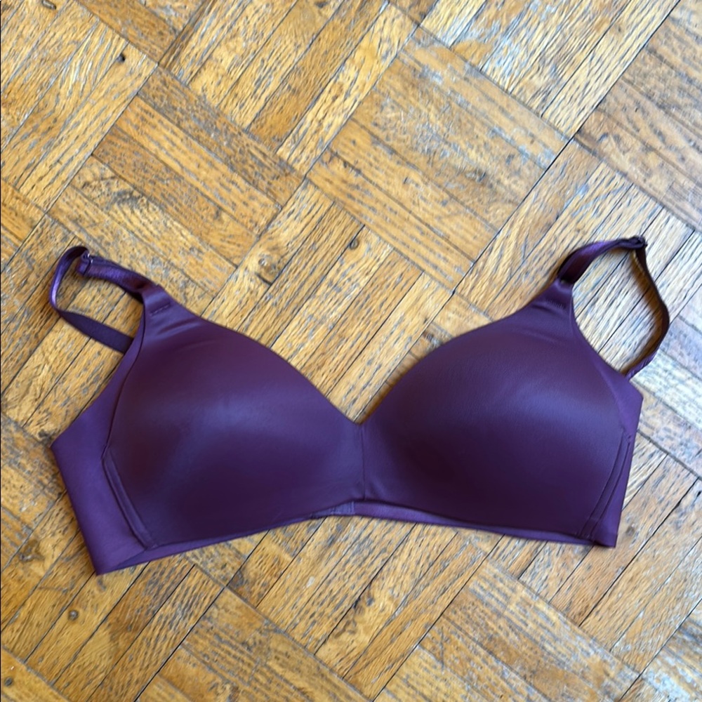 Burgundy Warner’s wireless Cloud 9 T-shirt bra 34B